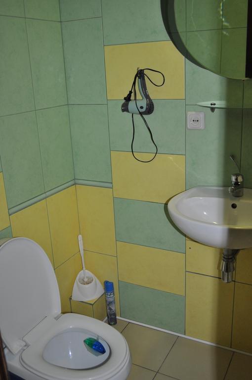 Apartment On Oleksandra Polia Avenue 110 Dnipro Dış mekan fotoğraf